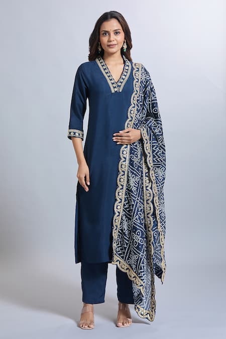 Samyukta Singhania Blue Embroidered Kurta Set 