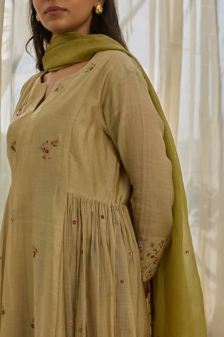 Rhua Green Chanderi Embroidery Keyhole Neck Almond Anarkali Set Online at Aza Fashions Rhua_Green Chanderi Embroidery Keyhole Neck Almond Anarkali Set _Online_at_Aza_Fashions