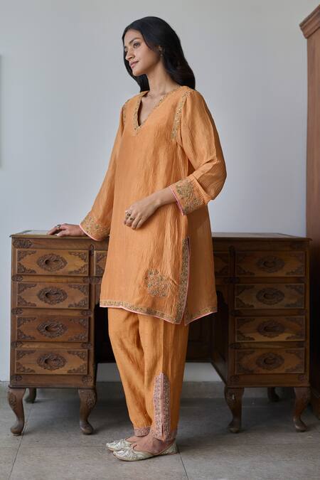 Shop_Rhua_Mustard Chanderi Metallic Thread, Mirrors V-neck Orange Kurta Set _Online_at_Aza_Fashions