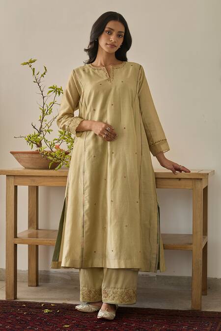 Rhua Green Chanderi, Organza Embroidery Split V-neck Soft Anarkali Set Online at Aza Fashions Rhua_Green Chanderi, Organza Embroidery Split V-neck Soft Anarkali Set _Online_at_Aza_Fashions