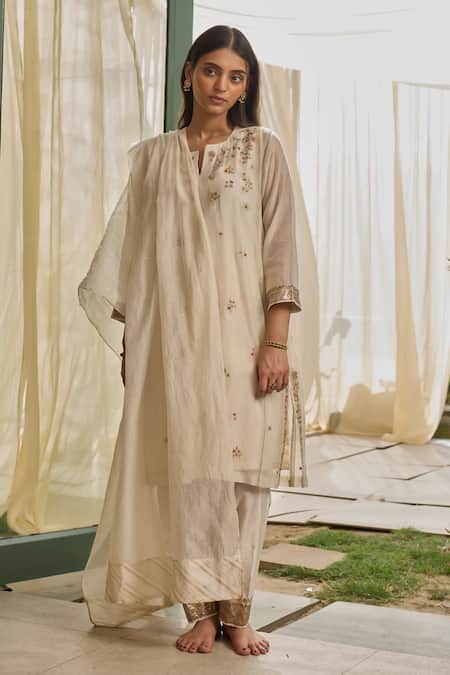 Rhua_White Chanderi Embroidery, Gota Patti, Mirrors Split V-neck Soft Kurta Set _Online_at_Aza_Fashions