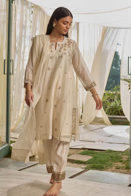 Rhua Soft White Embroidered Kurta Set 