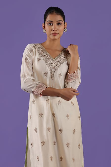 Buy_Label Radini_Ivory Chanderi Zari V-neck Pearl Kurta Set _Online_at_Aza_Fashions