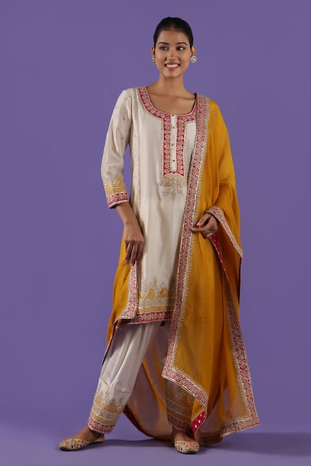 LABEL RADINI Ivory Chanderi Embroidery Round Neck Tilla Short Kurta Set 