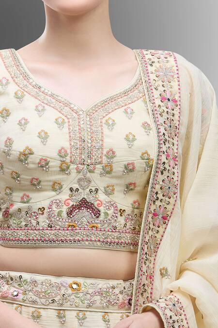 Samyukta Singhania Cream Tissue Beads, Sequins, Zari, Pearls, Classic Embroidered Lehenga Set at Aza Fashions Samyukta Singhania_Cream Tissue Beads, Sequins, Zari, Pearls, Classic Embroidered Lehenga Set_at_Aza_Fashions