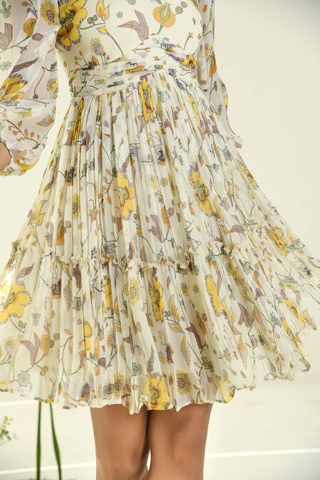 Buy_Baise Gaba_Beige Chiffon V-neck Floral Print Fit And Flare Dress 