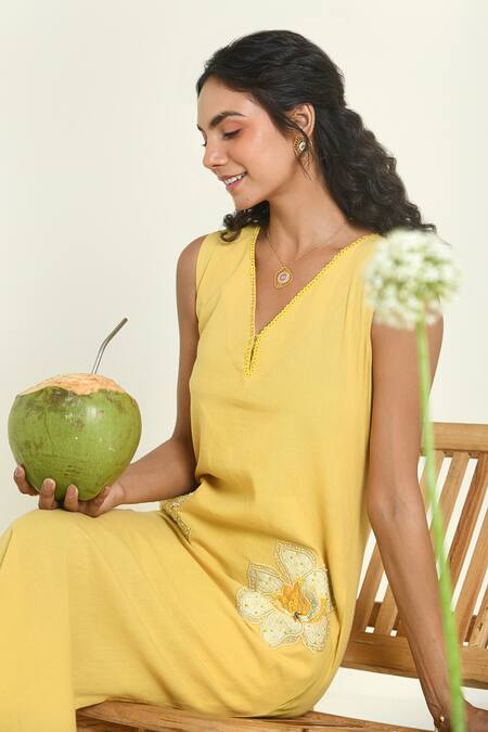 Buy Baise Gaba Yellow Cotton, Linen Embroidery V-neck Sunshine Midi Dress Buy_Baise Gaba_Yellow Cotton, Linen Embroidery V-neck Sunshine Midi Dress