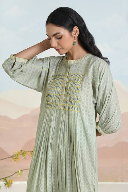 Buy Baise Gaba Green Cotton Embroidery Round Neck Fiora Kurta Set Buy_Baise Gaba_Green Cotton Embroidery Round Neck Fiora Kurta Set