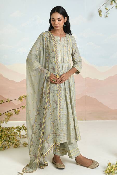 Baise Gaba Green Chiffon Embroidery Split V-neck Solvia Printed Kurta Set Online at Aza Fashions Baise Gaba_Green Chiffon Embroidery Split V-neck Solvia Printed Kurta Set _Online_at_Aza_Fashions