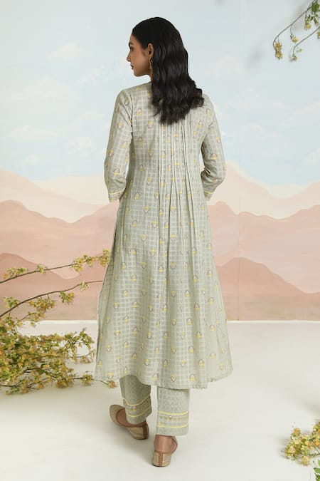 Shop Baise Gaba Green Chiffon Embroidery Split V-neck Solvia Printed Kurta Set at Aza Fashions Shop_Baise Gaba_Green Chiffon Embroidery Split V-neck Solvia Printed Kurta Set _at_Aza_Fashions