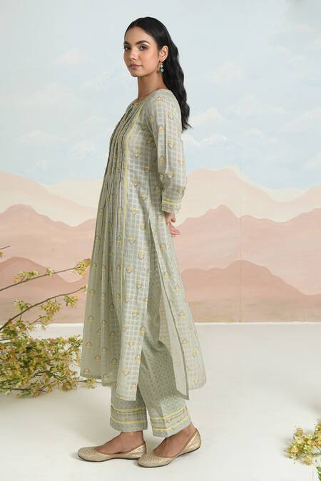 Buy Baise Gaba Green Chiffon Embroidery Split V-neck Solvia Printed Kurta Set Online at Aza Fashions Buy_Baise Gaba_Green Chiffon Embroidery Split V-neck Solvia Printed Kurta Set _Online_at_Aza_Fashions