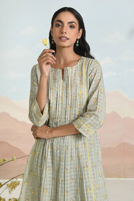 Buy Baise Gaba Green Chiffon Embroidery Split V-neck Solvia Printed Kurta Set Buy_Baise Gaba_Green Chiffon Embroidery Split V-neck Solvia Printed Kurta Set