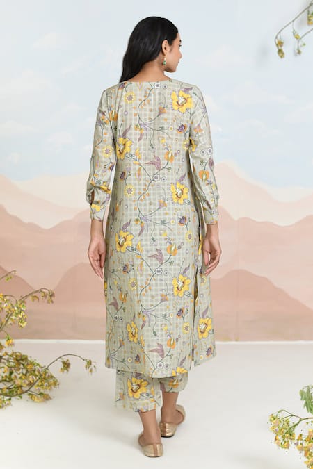 Shop_Baise Gaba_Green Chiffon Embroidery V-neck Floral Tendril Kurta Set _at_Aza_Fashions