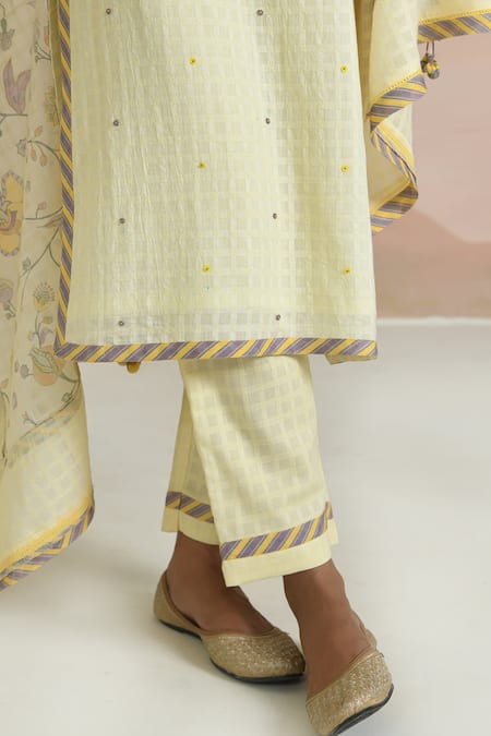 Baise Gaba Beige Square Neck Mariglow Kurta Set at Aza Fashions Baise Gaba_Beige Square Neck Mariglow Kurta Set _at_Aza_Fashions