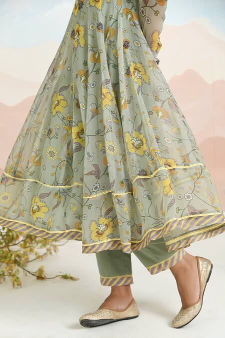 Baise Gaba_Green Chiffon Embroidery Square Neck Sunpetal Printed Anarkali Set _at_Aza_Fashions