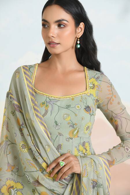 Buy_Baise Gaba_Green Chiffon Embroidery Square Neck Sunpetal Printed Anarkali Set 