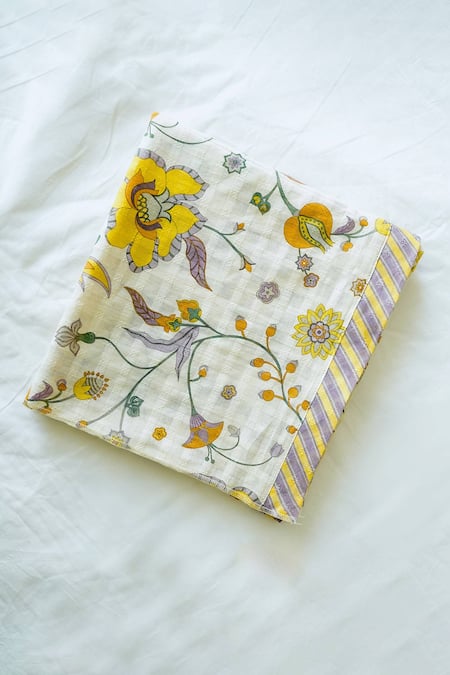 Baise Gaba_Beige Bloomline Saree With Unstitched Blouse Fabric _Online_at_Aza_Fashions