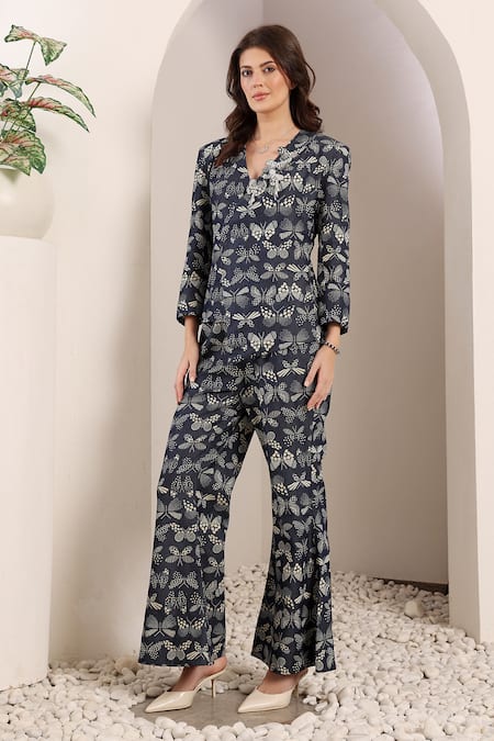 Buy_Saaj By Ankita_Blue Denim Embroidery V-neck Deep Designer Jacket And Pant Set _Online_at_Aza_Fashions