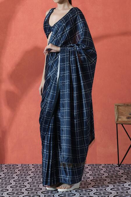 Buy_Naintara Bajaj_Blue Chiffon V-neck Printed Pre-draped Saree Set 