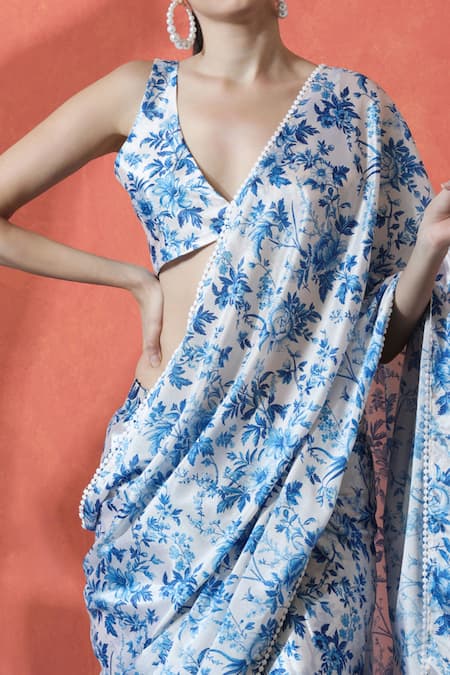 Buy_Naintara Bajaj_Off White Chiffon V-neck Printed Pre-draped Saree And Blouse Set 