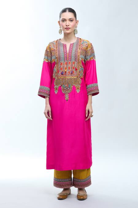 Shop Debyani + CO Pink Silk Embroidery, Zari Round Neck Zardozi Kurta Set Shop_Debyani + CO_Pink Silk Embroidery, Zari Round Neck Zardozi Kurta Set