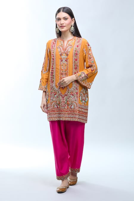Shop Debyani + CO Orange Silk Embroidery Split V-neck Paisley Kurta Set Shop_Debyani + CO_Orange Silk Embroidery Split V-neck Paisley Kurta Set