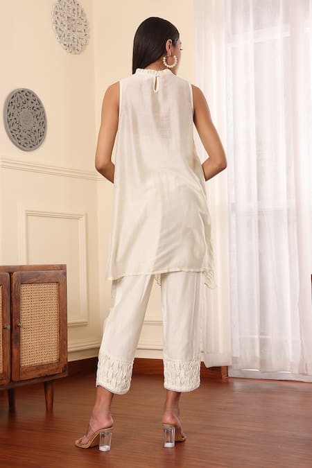 Midori By Sgv Embroidered Off White Kurta Set 