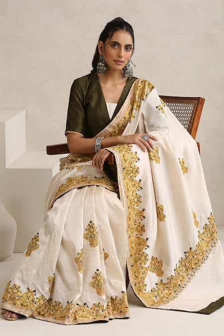 Shop Wazir C Green Silk Embroidery V-neck Nargis And Off White Aari Work Saree Set Online at Aza Fashions Shop_Wazir C_Green Silk Embroidery V-neck Nargis And Off White Aari Work Saree Set _Online_at_Aza_Fashions