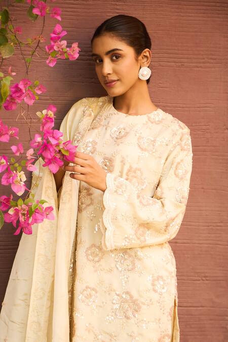 Shop Tasuvure Indes Beige Georgette, Chiffon Sequins, Embroidery Round Neck Rose Kurta Set Online at Aza Fashions Shop_Tasuvure Indes_Beige Georgette, Chiffon Sequins, Embroidery Round Neck Rose Kurta Set _Online_at_Aza_Fashions
