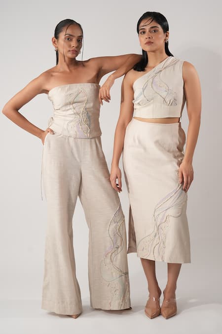Shop_Orthodox_Beige Cotton Embroidery Bandeau Neck Aari Zardozi Corset_Online_at_Aza_Fashions