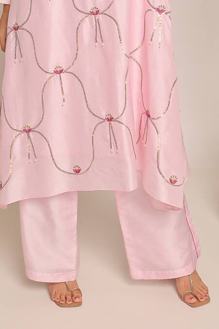 Buy_Myra Clothing Line_Pink Cotton Embroidery Round Neck Slub Straight Kurta Set _Online_at_Aza_Fashions