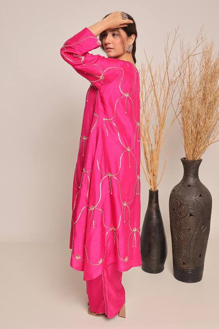Buy_Myra Clothing Line_Pink Cotton Embroidery Round Neck Rose Slub Straight Kurta Set _Online_at_Aza_Fashions