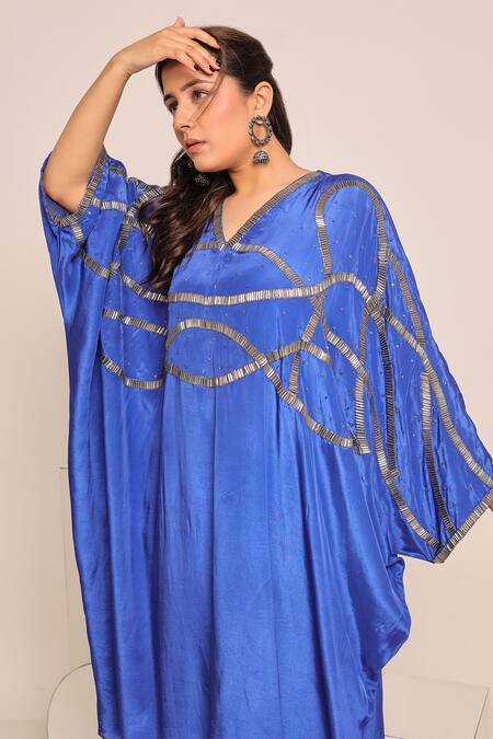 Buy_Myra Clothing Line_Purple Crepe Metallic Thread V-neck Designer Kurta And Pant Set _Online_at_Aza_Fashions