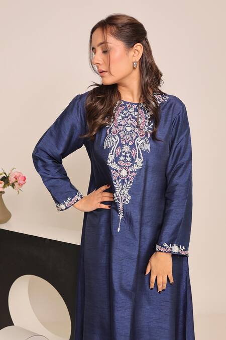 Buy_Myra Clothing Line_Navy Crepe Embroidery Round Neck Blue Kurta Set _Online_at_Aza_Fashions