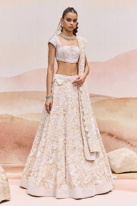Buy Mishru Gold Organza, Tulle Sequins, Embroidery Square Neck Itea Bridal Lehenga Set Online at Aza Fashions Buy_Mishru_Gold Organza, Tulle Sequins, Embroidery Square Neck Itea Bridal Lehenga Set _Online_at_Aza_Fashions