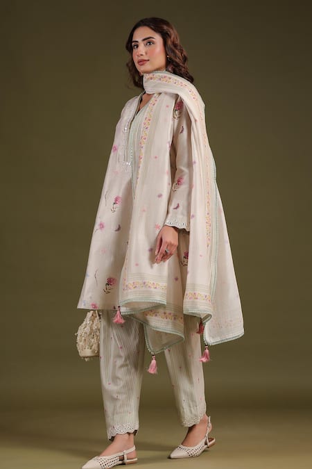 Label Niti Bothra_Ivory Silk, Chanderi Tassels Noor Border Butti Dupatta _Online_at_Aza_Fashions