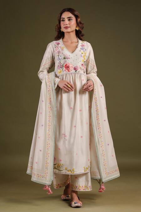 Buy_Label Niti Bothra_Ivory Silk, Chanderi Tassels Noor Border Butti Dupatta _Online_at_Aza_Fashions