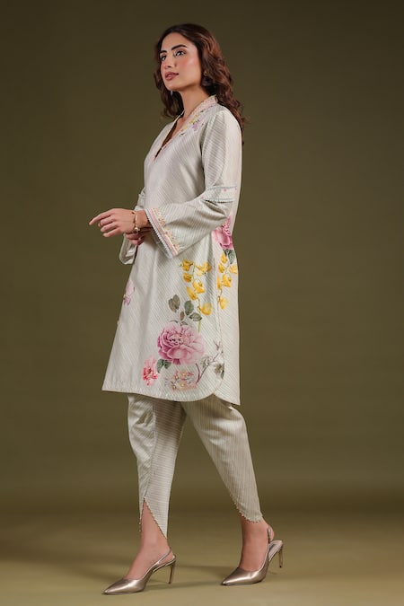 Buy_Label Niti Bothra_Green Silk, Chanderi Embroidery Split V-neck Noor Striped Kurta Set _Online_at_Aza_Fashions