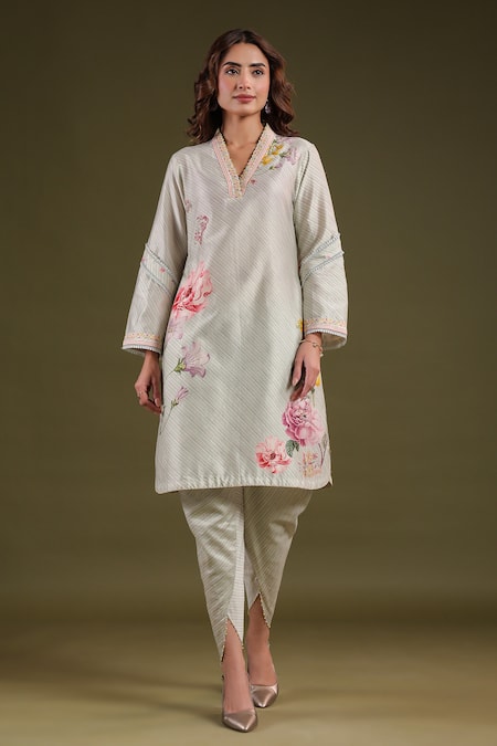 Shop_Label Niti Bothra_Green Silk, Chanderi Embroidery Split V-neck Noor Striped Kurta Set _Online_at_Aza_Fashions