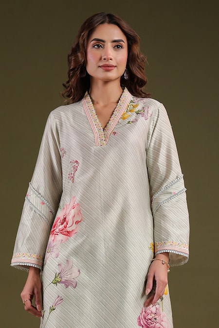 Label Niti Bothra Green Silk, Chanderi Embroidery Split V-neck Noor Striped Kurta Set at Aza Fashions Label Niti Bothra_Green Silk, Chanderi Embroidery Split V-neck Noor Striped Kurta Set _at_Aza_Fashions