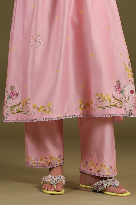 Buy_Label Niti Bothra_Pink Silk, Chanderi Embroidery V-neck Noor Kurta Set _Online_at_Aza_Fashions