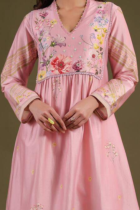 Shop_Label Niti Bothra_Pink Silk, Chanderi Embroidery V-neck Noor Kurta Set _Online_at_Aza_Fashions