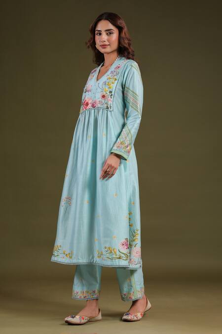 Label Niti Bothra_Blue Silk, Chanderi Embroidery V-neck Printed Kurta Set _Online_at_Aza_Fashions