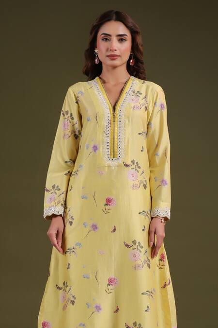 Label Niti Bothra Yellow Silk, Chanderi Lace V-neck Printed Kurta Set Online at Aza Fashions Label Niti Bothra_Yellow Silk, Chanderi Lace V-neck Printed Kurta Set _Online_at_Aza_Fashions