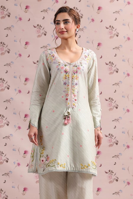 Buy_Label Niti Bothra_Green Silk, Chanderi Embroidery, Tassels Round Neck Noor Striped Kurta Set _Online_at_Aza_Fashions
