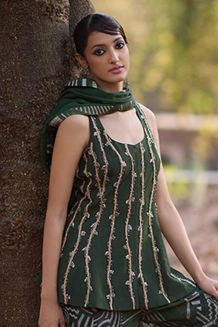 Nirmooha_Olive Green Chiffon Embroidery Round Neck The Vangaurd Hand Sharara Set _Online_at_Aza_Fashions