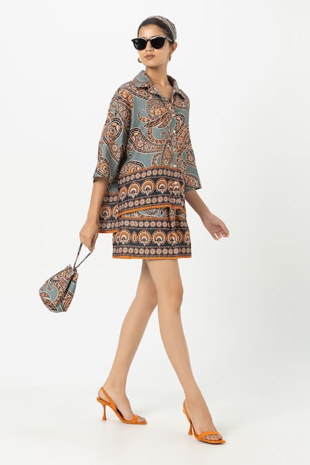 SOBARIKO Multi Color Linen Collared Koishi Multicolor Shorts Set Online at Aza Fashions SOBARIKO_Multi Color Linen Collared Koishi Multicolor Shorts Set _Online_at_Aza_Fashions