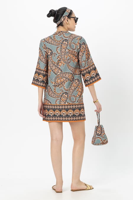 Shop SOBARIKO Multi Color Linen Split V-neck Koishi Shift Dress at Aza Fashions Shop_SOBARIKO_Multi Color Linen Split V-neck Koishi Shift Dress _at_Aza_Fashions