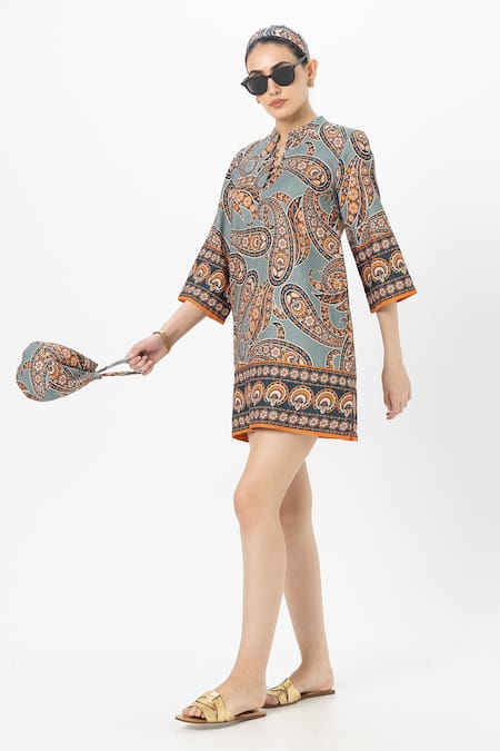 Buy SOBARIKO Multi Color Linen Split V-neck Koishi Shift Dress Online at Aza Fashions Buy_SOBARIKO_Multi Color Linen Split V-neck Koishi Shift Dress _Online_at_Aza_Fashions