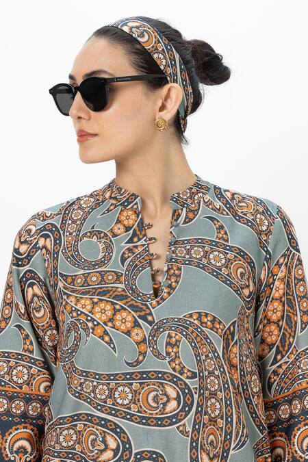 Shop SOBARIKO Multi Color Linen Split V-neck Koishi Shift Dress Online at Aza Fashions Shop_SOBARIKO_Multi Color Linen Split V-neck Koishi Shift Dress _Online_at_Aza_Fashions